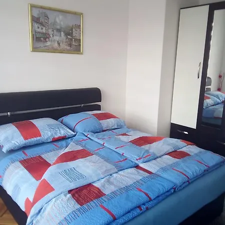 Lara Appartement *